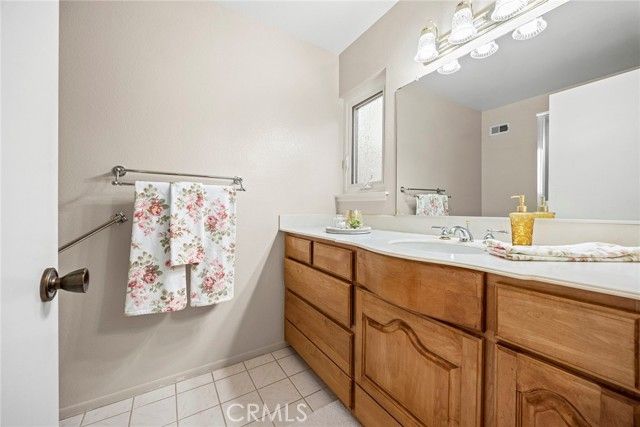 361 E Country Hills, La Habra, CA 90631