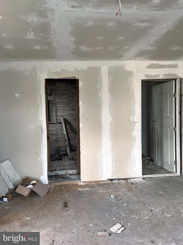 340 E 5TH ST, Mount Carmel, PA 17851