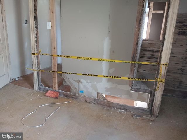 340 E 5TH ST, Mount Carmel, PA 17851