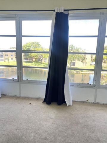 6071 NW 61st Avenue 311, Tamarac, FL 33319