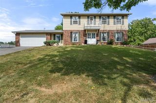 15 Nicolet Drive, Manchester, MO 63011
