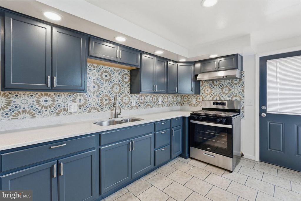360 E PENN ST #, NORRISTOWN, PA 19401 — exterior