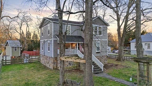 8 W 8th Street, Chickamauga, GA 30707