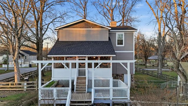 8 W 8th Street, Chickamauga, GA 30707