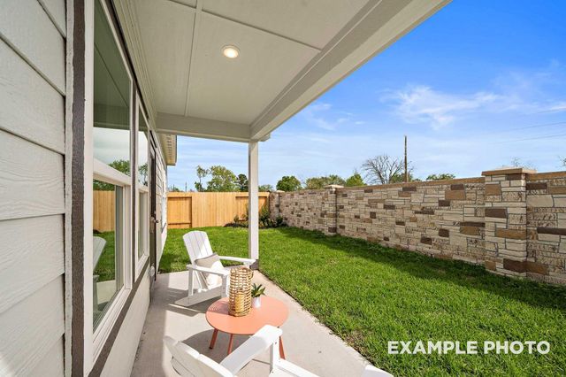 116 W Canopy Crossing Circle, Conroe, TX 77301