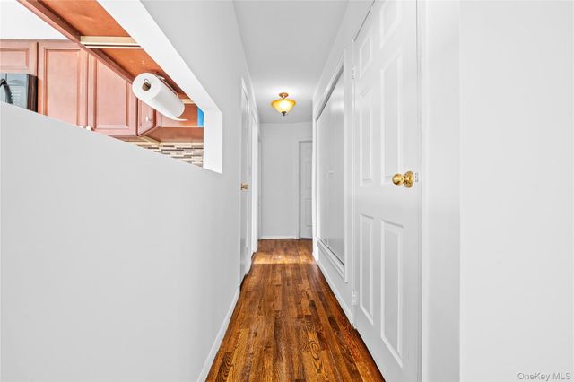 28 Ellen Place, Kings Park, NY 11754