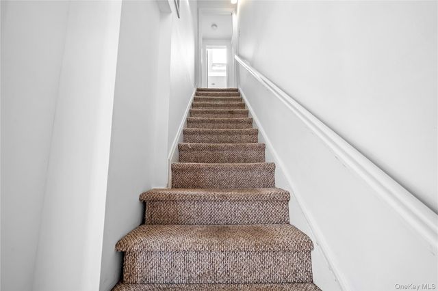 28 Ellen Place, Kings Park, NY 11754