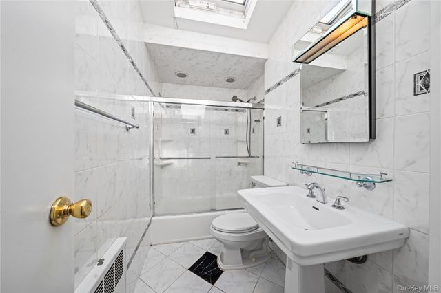 28 Ellen Place, Kings Park, NY 11754