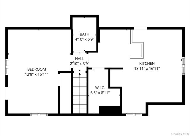 28 Ellen Place, Kings Park, NY 11754