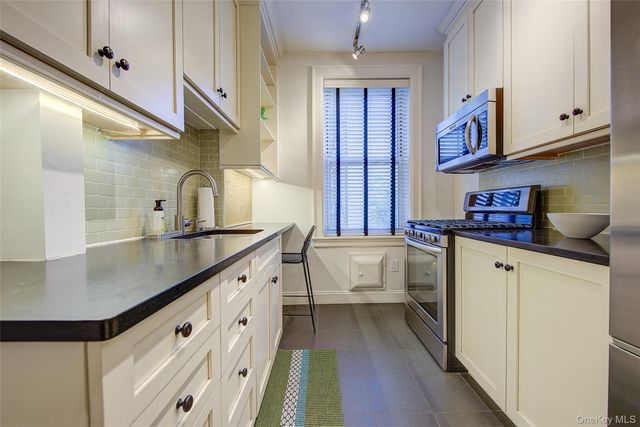 35-16 80th Street 3, Jackson Heights, NY 11372
