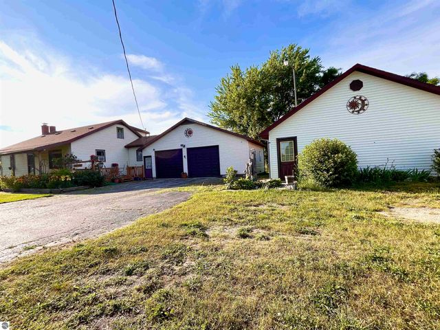 3700 Red School Road, Kingsley, MI 49649