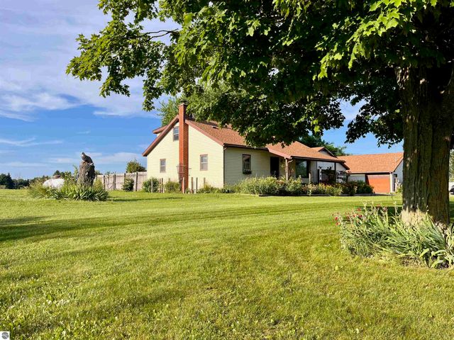 3700 Red School Road, Kingsley, MI 49649