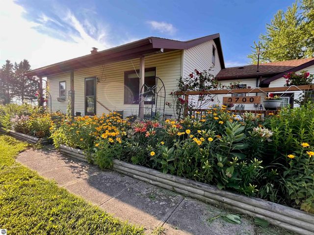 3700 Red School Road, Kingsley, MI 49649