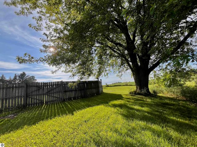 3700 Red School Road, Kingsley, MI 49649