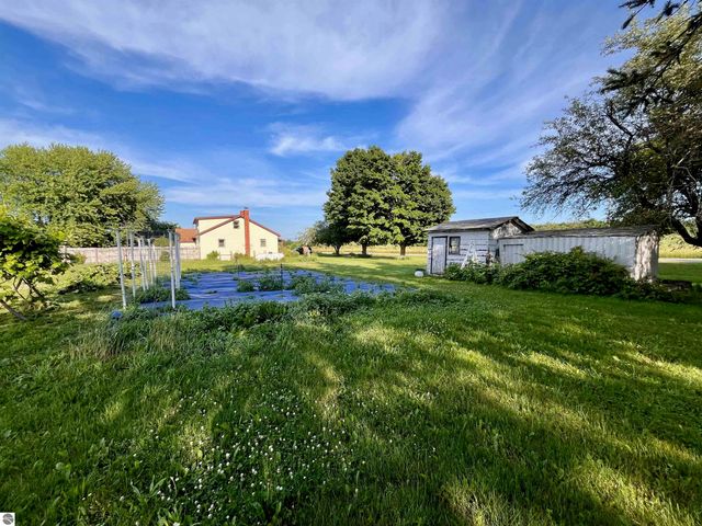 3700 Red School Road, Kingsley, MI 49649