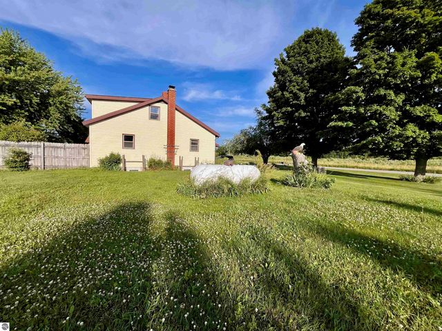 3700 Red School Road, Kingsley, MI 49649