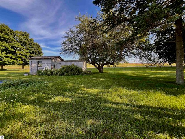 3700 Red School Road, Kingsley, MI 49649