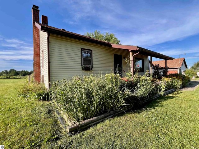 3700 Red School Road, Kingsley, MI 49649