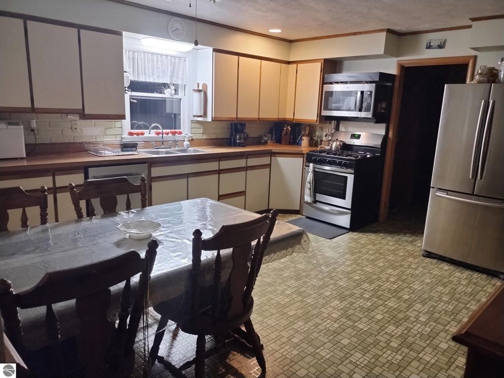 Image 12 of property listing at 3700 Red School Road, Kingsley, MI 49649