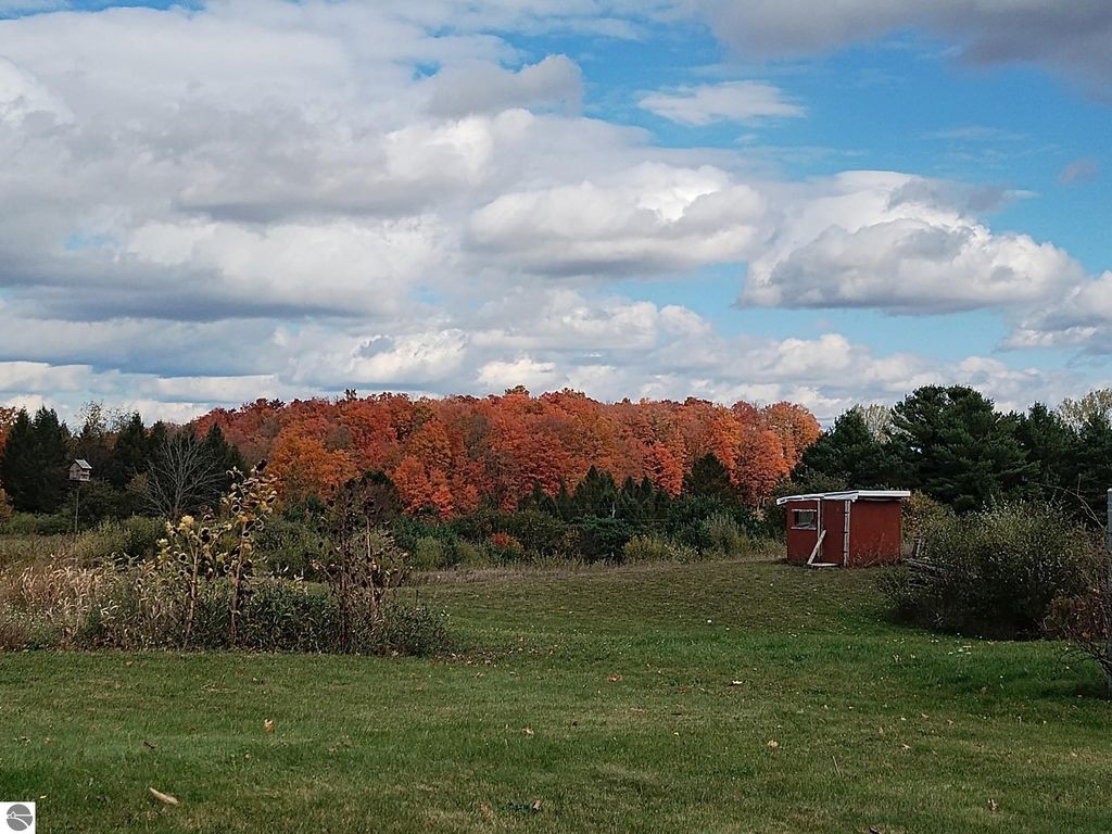 Image 5 of property listing at 3700 Red School Road, Kingsley, MI 49649