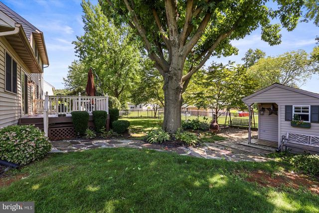 2022 WALFIELD DR, Lancaster, PA 17601