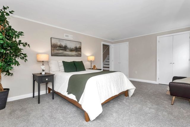 31 Lovers Ln, Greenfield, MA 01301