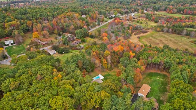 31 Lovers Ln, Greenfield, MA 01301