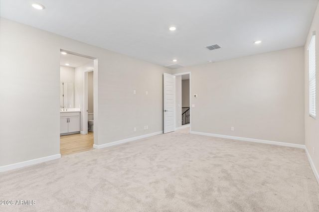 5844 E COVEY Lane, Phoenix, AZ 85054