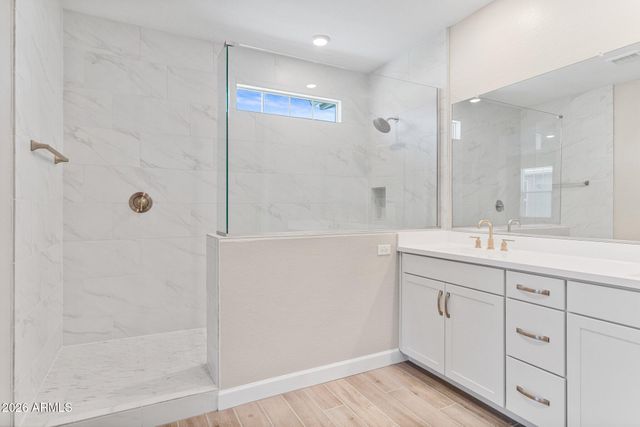 5844 E COVEY Lane, Phoenix, AZ 85054