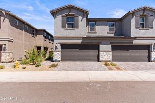 5844 E COVEY Lane, Phoenix, AZ 85054