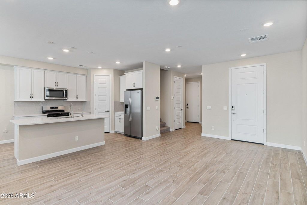 5844 E COVEY Lane, Phoenix, AZ 85054 — photo 5