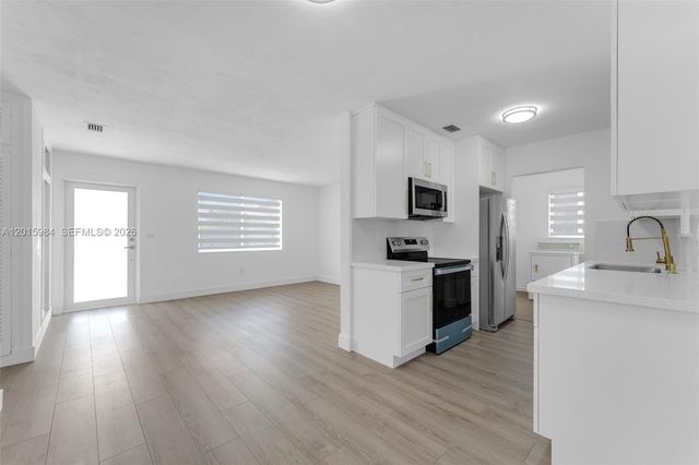 4211 SW 97th Place, Miami, FL 33165