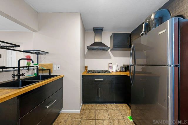 325 S 30th St, San Diego, CA 92113