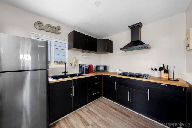 325 S 30th St, San Diego, CA 92113