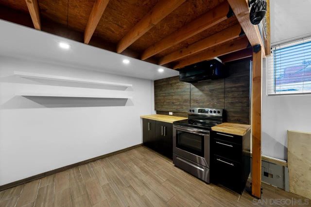 325 S 30th St, San Diego, CA 92113