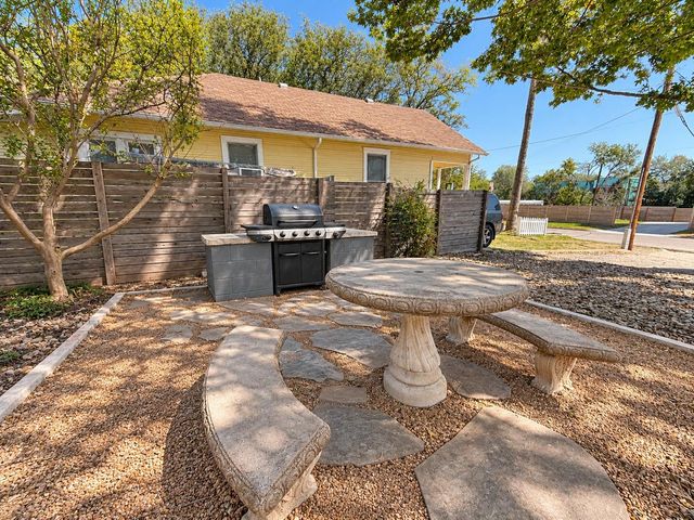 4712 Depew Ave 202, Austin, TX 78751