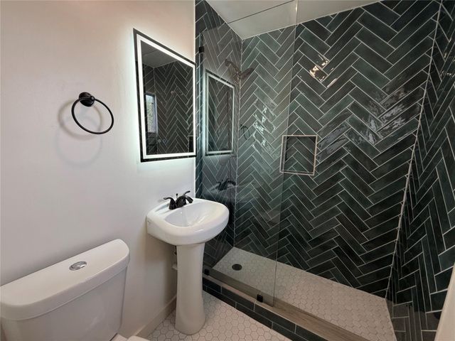4712 Depew Ave 202, Austin, TX 78751