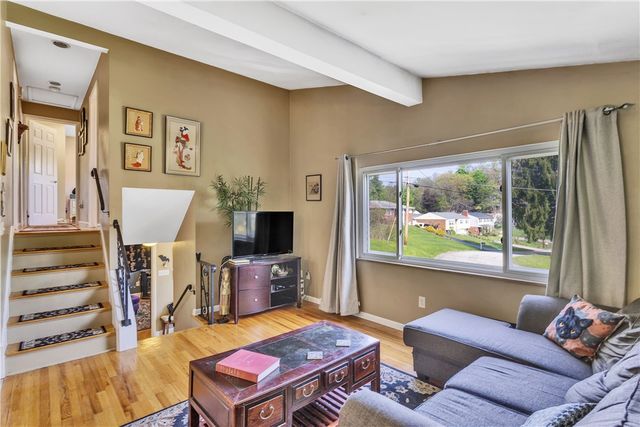 134 Bleil Dr, Shaler, PA 15116