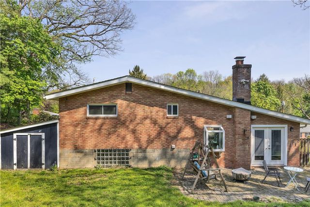 134 Bleil Dr, Shaler, PA 15116