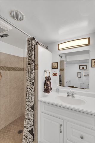 134 Bleil Dr, Shaler, PA 15116