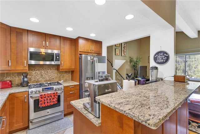 134 Bleil Dr, Shaler, PA 15116