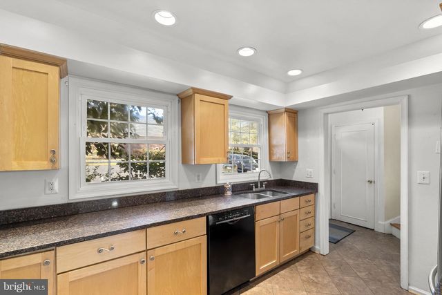 5927 BAYSHIRE RD, Springfield, VA 22152