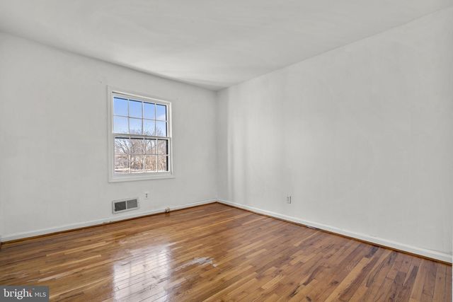 5927 BAYSHIRE RD, Springfield, VA 22152