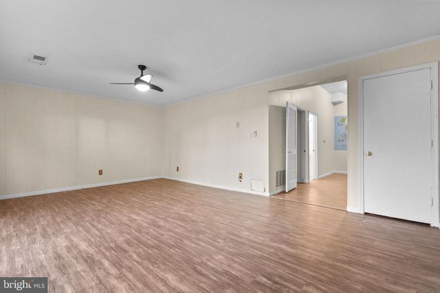 5927 BAYSHIRE RD, Springfield, VA 22152