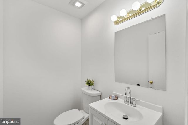 5927 BAYSHIRE RD, Springfield, VA 22152