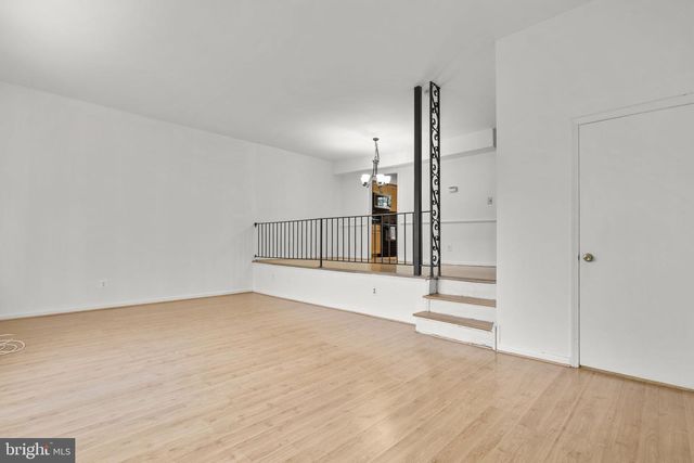 5927 BAYSHIRE RD, Springfield, VA 22152