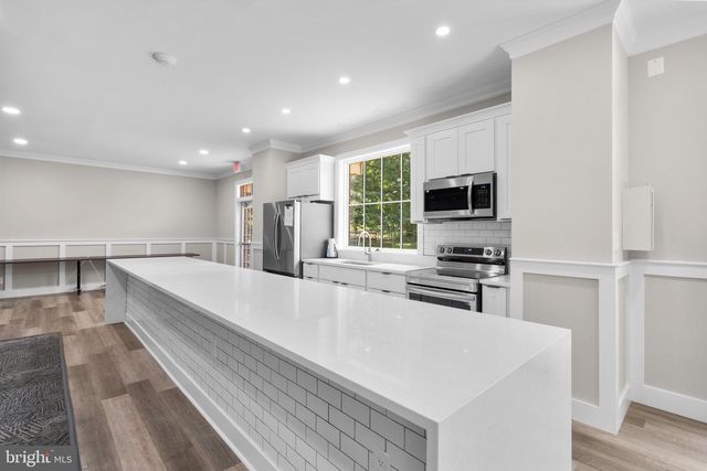 5927 BAYSHIRE RD, Springfield, VA 22152