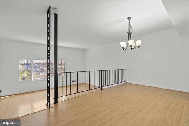 5927 BAYSHIRE RD, Springfield, VA 22152