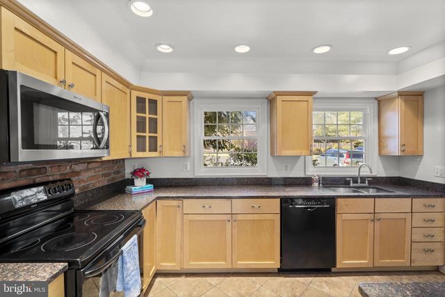 5927 BAYSHIRE RD, Springfield, VA 22152