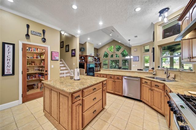 3531 Woodbine Drive, Fulshear, TX 77441